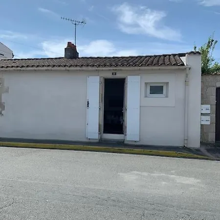Studio Equipe Proche Ile D'oleron - Marennes *